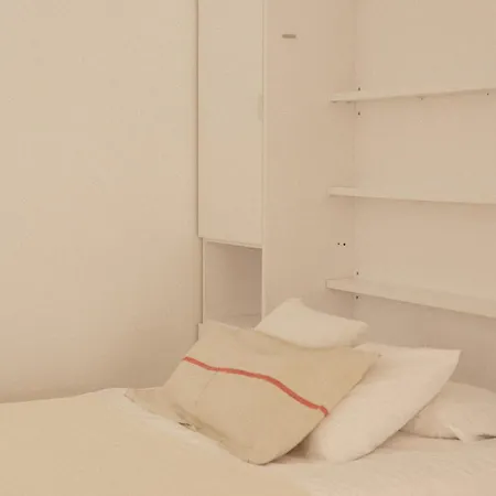 Hn Riverside Daire Sevilla